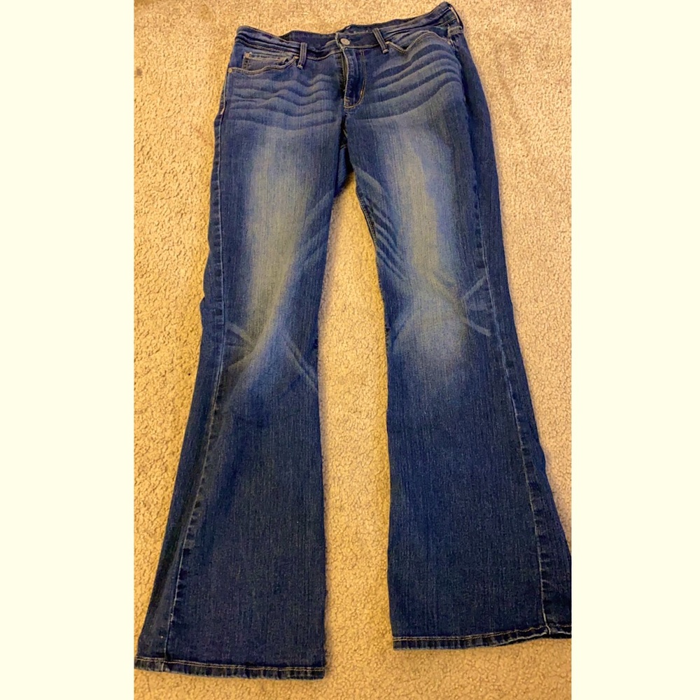 Signature modern boot cut jeans!